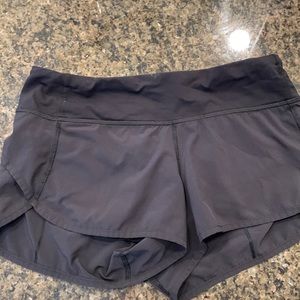 Lululemon old style speed up shorts size 4
